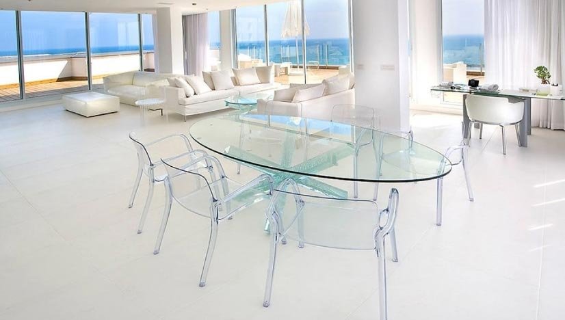 Round Table and Transparent Furniture